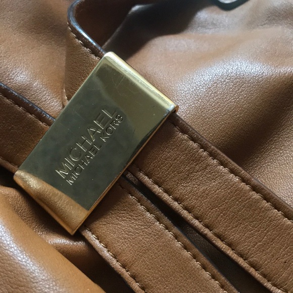 Michael Kors Tan leather bag w/ original silk bag - Picture 3 of 8